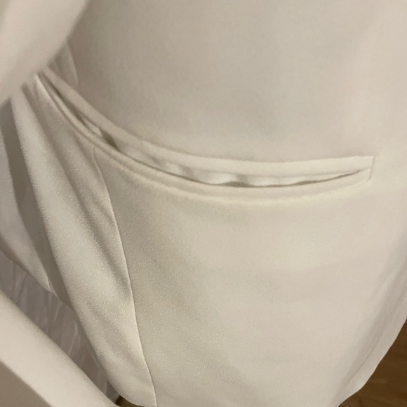 White Blazer with Bell Sleeves and Open Front - Picture 5 of 7